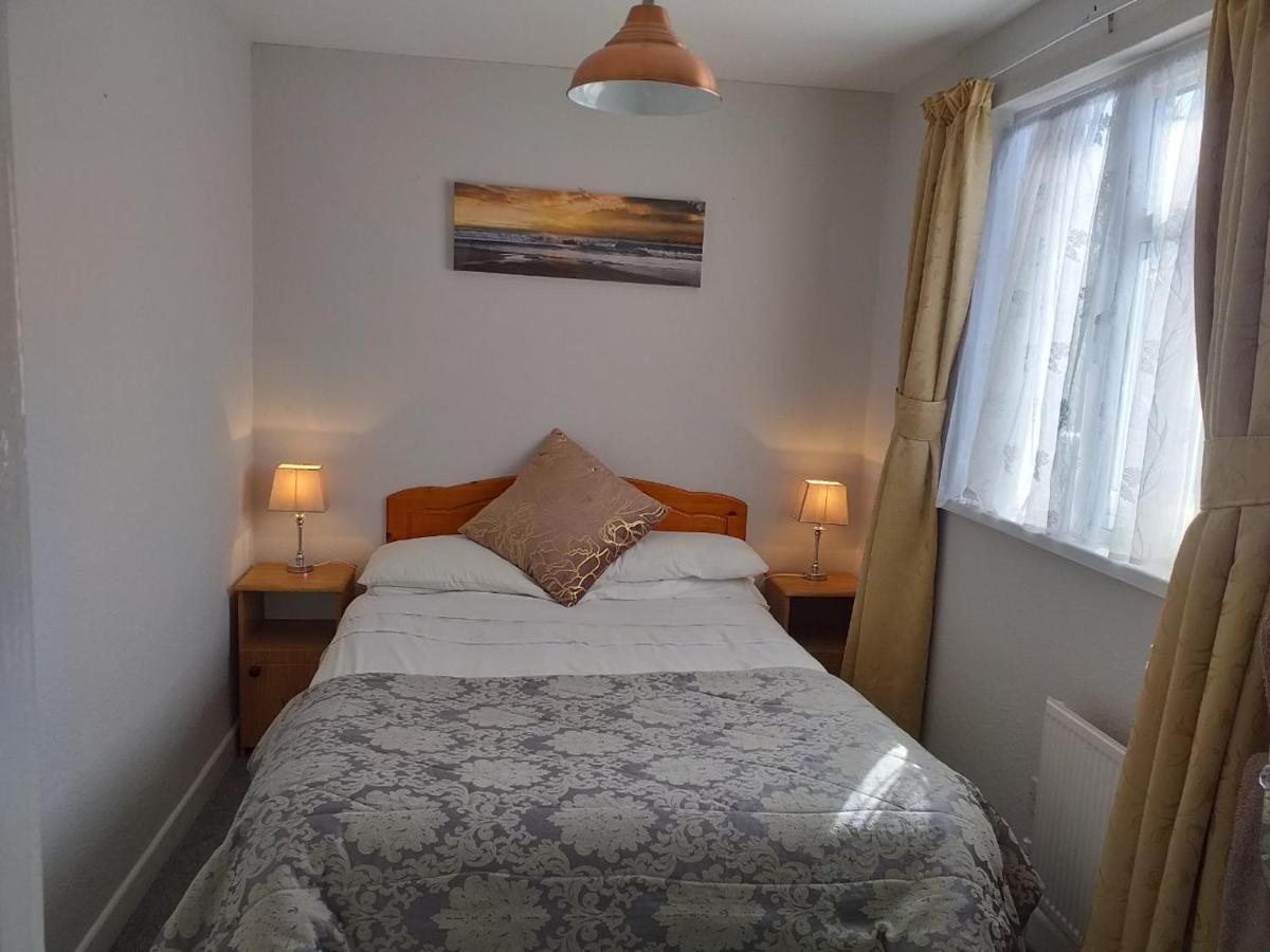 Villa St.John B&B Атлоун Екстериор снимка